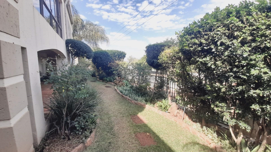 3 Bedroom Property for Sale in Kosmos Ridge North West